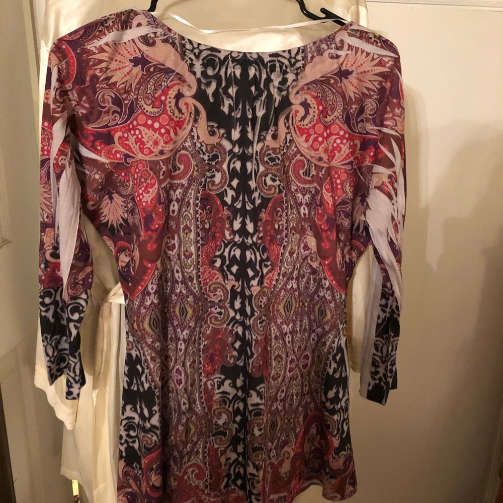 One World blouse - Picture 2 of 5
